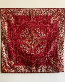 Persian Style Satin Decorative Throw 100x100 cm – Red Paisley Medallion